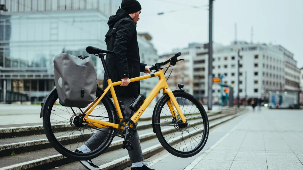 Discover the Ultimate Hybrid Bike with Front Suspension: Comfort, Performance, and Versatility