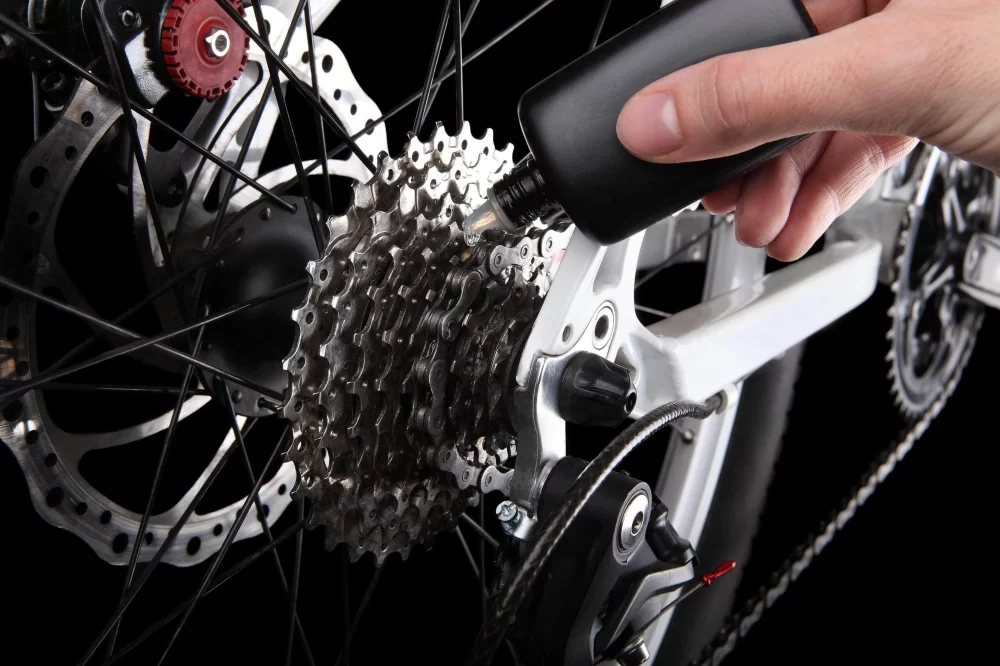 How to Clean a Mountain Bike Chain for Optimal Performance and Longevity