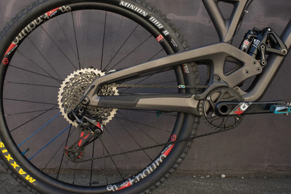 Exploring Mountain Bikes with SRAM Eagle Drivetrain: Performance and Precision