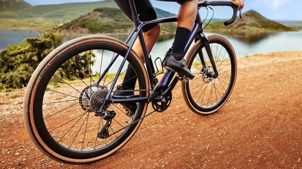 Best Gravel Bike Tires for Mixed Terrain: Expert Tips and Recommendations